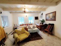 Eladó családi ház, Péterin 100 M Ft, 7 szobás