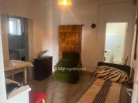 Eladó családi ház, Ajkán 31 M Ft, 1+1 szobás