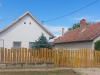 Eladó családi ház, Pázmándon 69.5 M Ft, 2 szobás