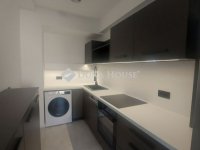 Eladó téglalakás, Pécsett 68.9 M Ft, 2 szobás