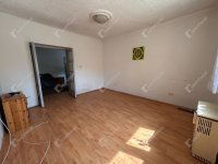 Eladó családi ház, Nyáregyházán 60 M Ft, 3 szobás