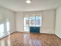 Eladó téglalakás, Szekszárdon 30.5 M Ft, 1 szobás