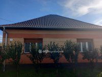 Eladó családi ház, Mikepércsen 58.99 M Ft, 2 szobás