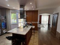 Eladó családi ház, XXII. kerületben 295 M Ft, 9 szobás