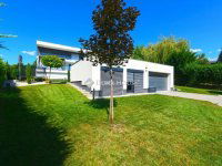 Eladó családi ház, Vácon 349.9 M Ft, 6 szobás