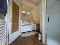 Eladó családi ház, Veszprémben 189.99 M Ft, 7 szobás