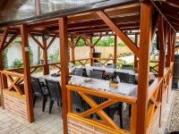 Eladó családi ház, Szegeden 289 M Ft, 6 szobás