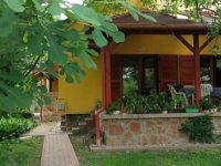 Kiadó családi ház, albérlet, Tatán 210 E Ft / hó, 2 szobás