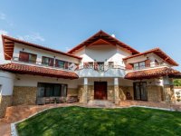 Eladó családi ház, Gödön 770 M Ft, 8+1 szobás