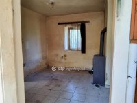 Eladó családi ház, Zsámbokon 17 M Ft, 2 szobás