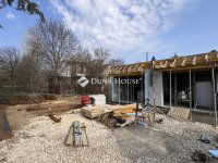 Eladó ikerház, III. kerületben 199.9 M Ft, 4 szobás