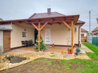 Eladó családi ház, Vecsésen 112 M Ft, 4 szobás