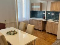 Eladó téglalakás, VII. kerületben 180 M Ft, 4+4 szobás