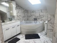 Eladó családi ház, XV. kerületben 199.9 M Ft, 7 szobás