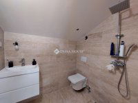 Eladó családi ház, Pécsett 53.5 M Ft, 2 szobás