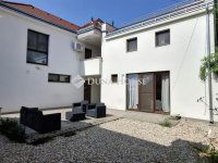 Eladó téglalakás, Pécsett 67.9 M Ft, 1+2 szobás