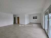 Eladó téglalakás, Siófokon 99.99 M Ft, 3 szobás
