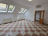 Eladó téglalakás, Veszprémben 70 M Ft, 2 szobás