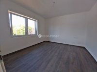 Eladó családi ház, Szegeden 180 M Ft, 1+5 szobás