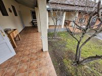Eladó családi ház, Vecsésen 109.98 M Ft, 6 szobás