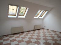 Eladó téglalakás, Veszprémben 74 M Ft, 2 szobás