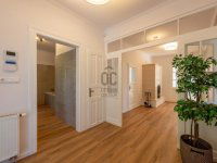 Eladó családi ház, III. kerületben 324 M Ft, 5 szobás