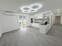 Eladó téglalakás, Komlón 42 M Ft, 2+1 szobás