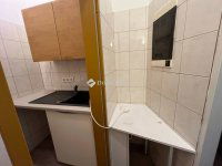 Eladó üzlethelyiség, III. kerületben 73.5 M Ft