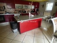 Eladó családi ház, Dunaújvárosban 62.5 M Ft, 6 szobás