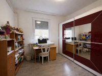 Eladó családi ház, Bakson 82 M Ft, 6 szobás