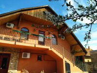 Eladó üzlethelyiség