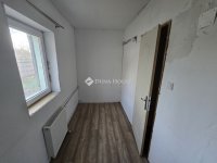 Eladó családi ház, Szegeden 53 M Ft, 4 szobás