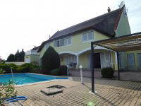 Eladó családi ház, Révfülöpön 320 M Ft, 12 szobás