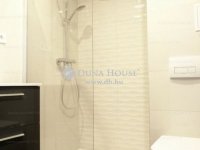 Eladó családi ház, II. kerületben 330.33 M Ft, 9 szobás