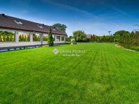 Eladó családi ház, Orosházán 1312.5 M Ft, 10 szobás