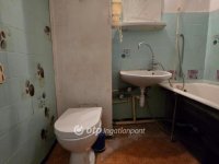 Eladó panellakás, Pápán 26.5 M Ft, 1+1 szobás