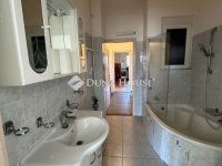 Eladó téglalakás, Pécsett 79.9 M Ft, 3 szobás