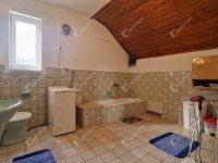 Eladó családi ház, Komáromban 62.9 M Ft, 4 szobás