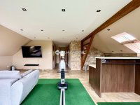 Eladó családi ház, Pécsett 280 M Ft, 9 szobás