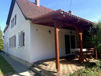 Eladó ikerház, Zamárdiban 135 M Ft, 7 szobás
