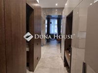 Eladó téglalakás, V. kerületben 234.9 M Ft, 3 szobás