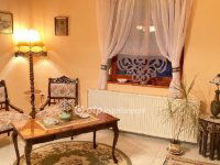 Eladó családi ház, III. kerületben 220 M Ft, 6 szobás