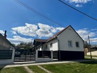 Eladó családi ház, Szűrön 97.077 M Ft, 3 szobás