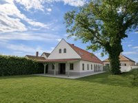 Eladó családi ház, Hegykőn 179 M Ft, 5+1 szobás