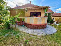 Eladó családi ház, Cegléden 59.9 M Ft, 3 szobás