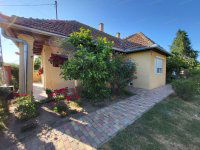 Eladó családi ház