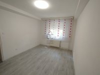 Eladó téglalakás, Szolnokon 26 M Ft, 3 szobás