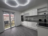 Eladó téglalakás, Komlón 42 M Ft, 3+1 szobás