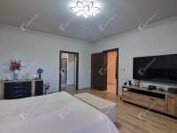 Eladó családi ház, Komáromban 450 M Ft, 7 szobás