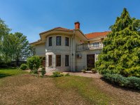 Eladó családi ház, Szigetszentmiklóson 289 M Ft, 9 szobás